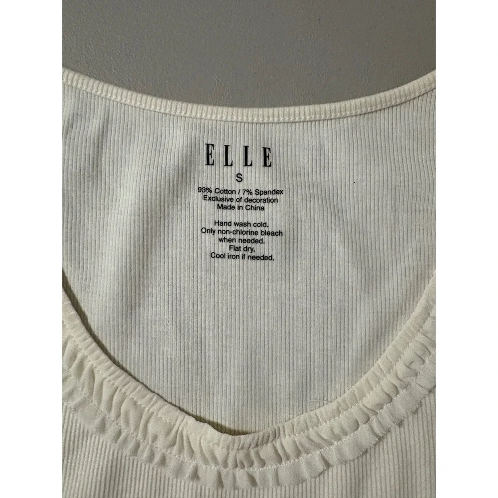 ELLE Cream Ribbed Tank‎ Top Ruffle Neck Sleeveless Basic Layering Top Small